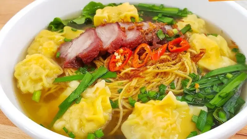 Ấm Lòng Với Top 5 Tọa Độ Mì Hoành Thánh "Đỉnh Cao" Tại Nha Trang