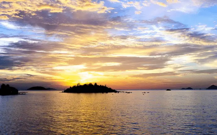 Đón Bình Minh Trên Từng Bước Chạy: Trải Nghiệm "Đắt Giá" Tại Nha Trang